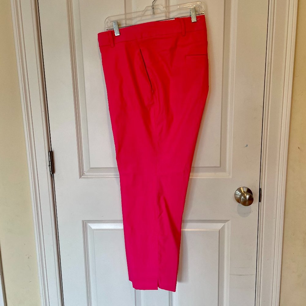 Women's stretch zip pocket dress pants.  Size 20